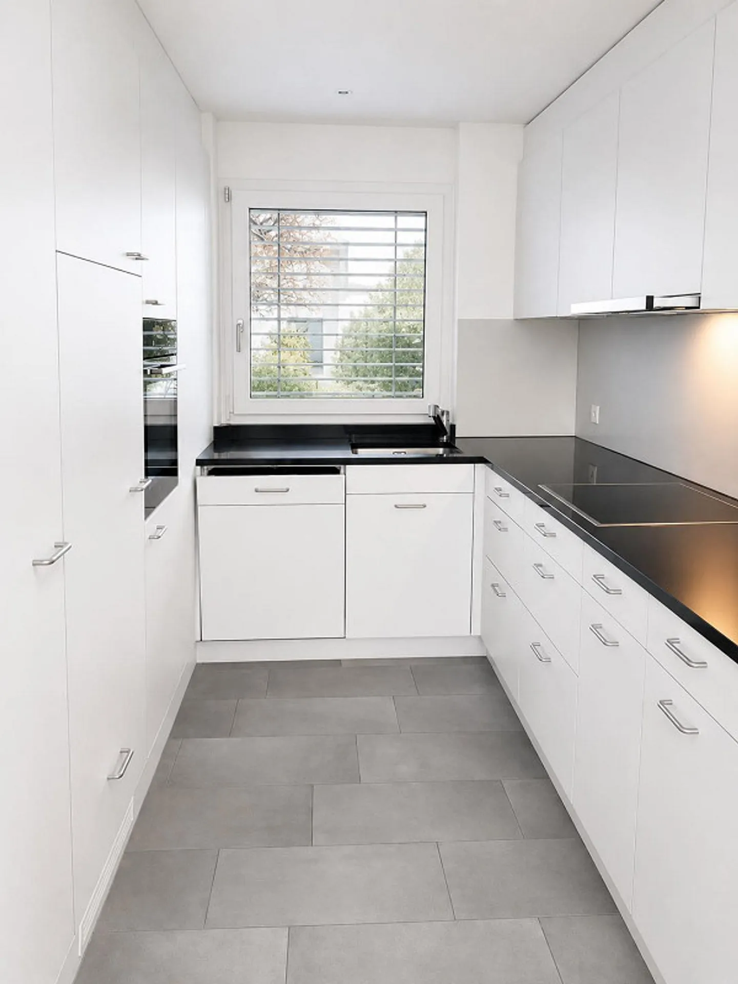 Appartement moderne de 3,5 pièces avec balcon - Photo 2 sur 8