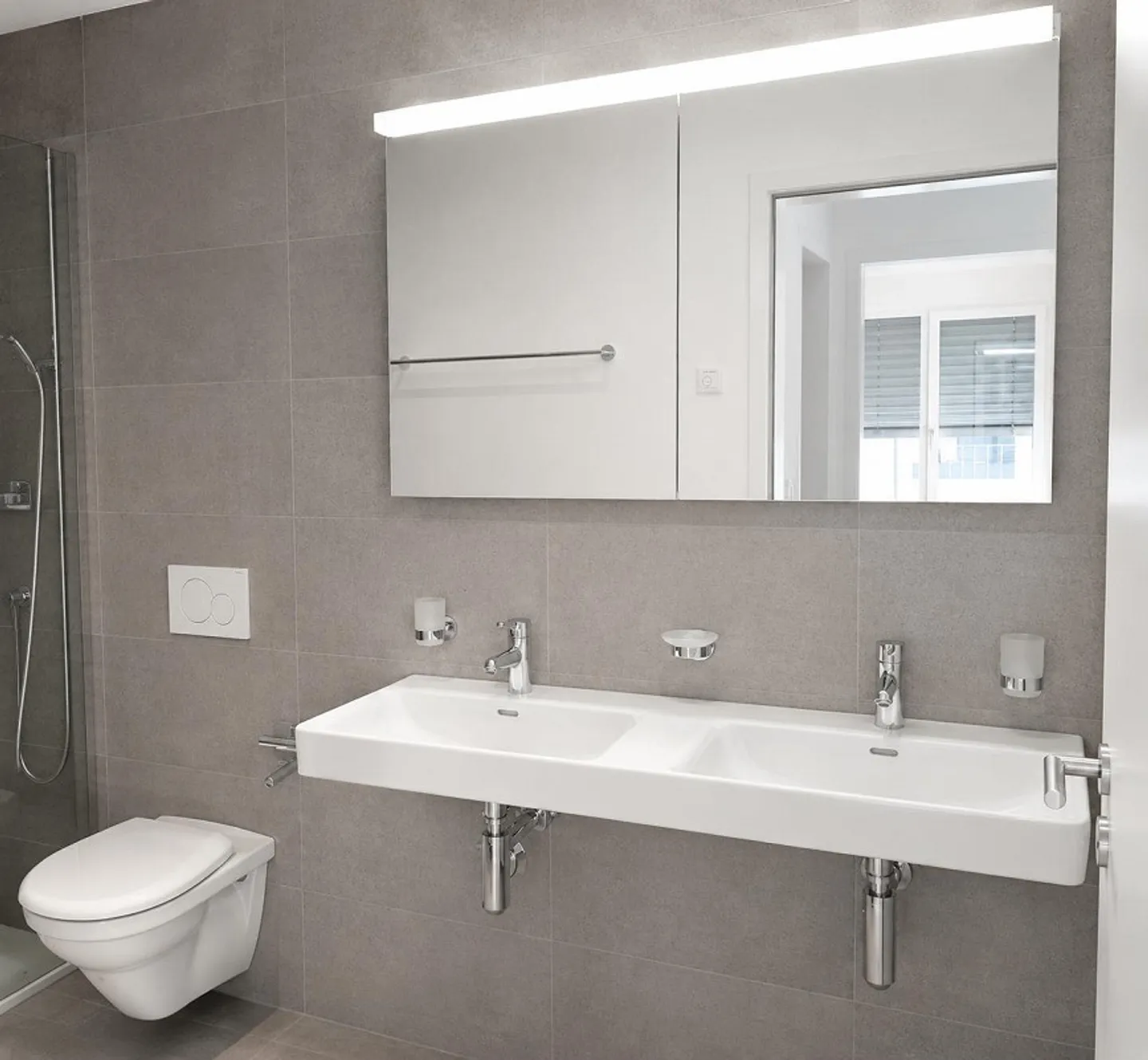 Appartement moderne de 3,5 pièces avec balcon - Photo 3 sur 8