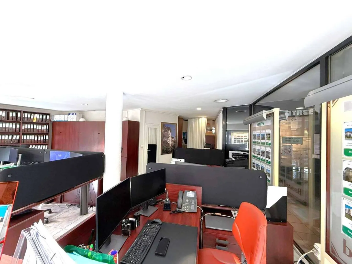 Offices for sale in the heart of downtown - Photo 5 of 6