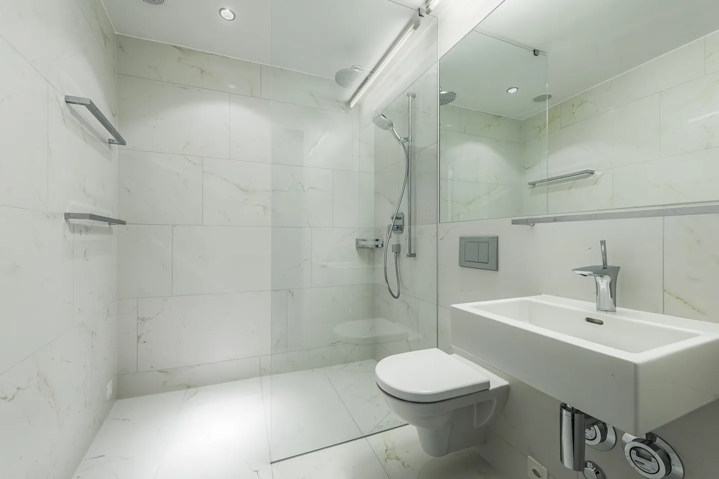 Dream Apartment Attic - With Great Views - In a Preferred Residential Area! - Photo 8 of 9