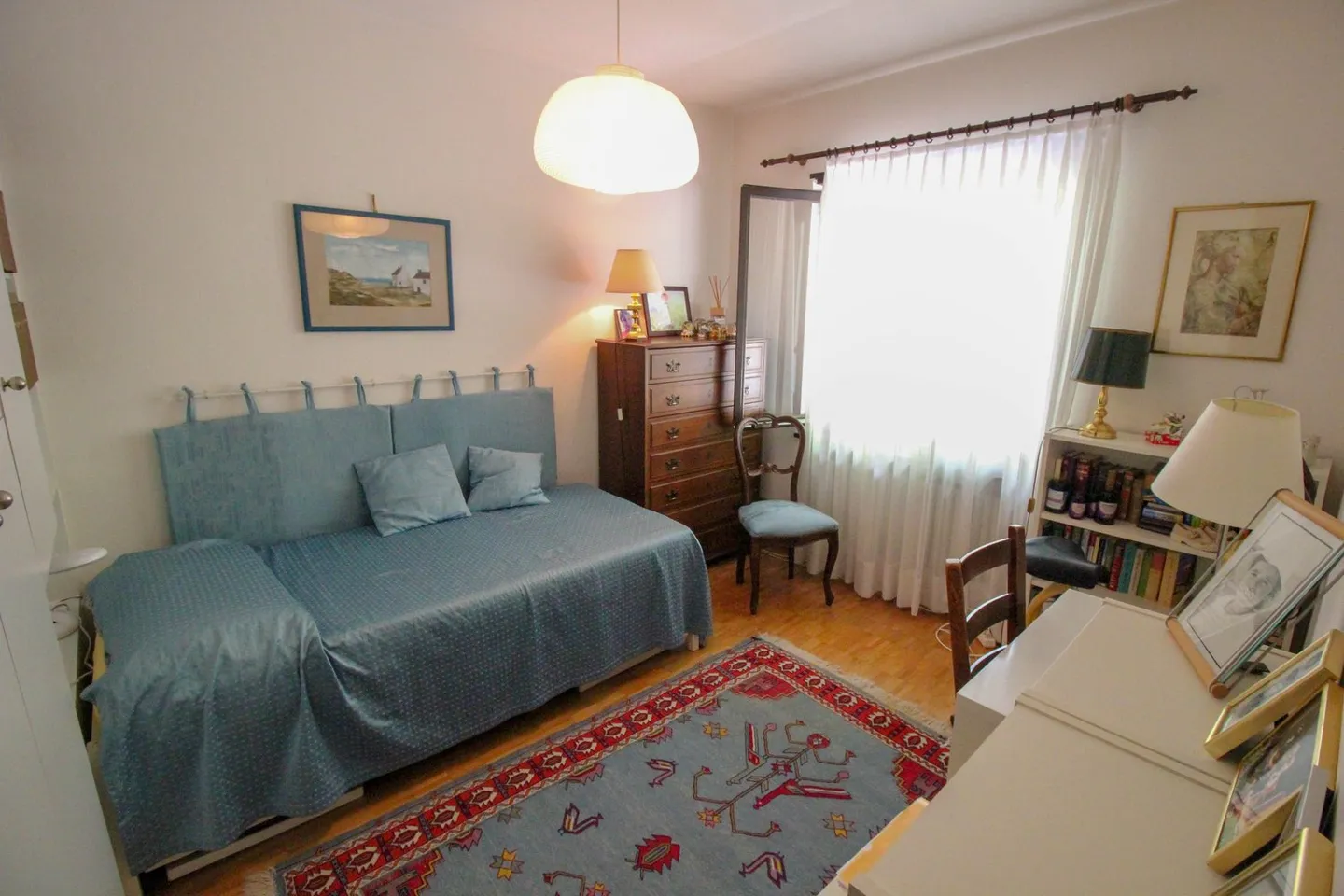 Villa for a family with pool and panoramic view in Carabbia - Photo 18 of 18