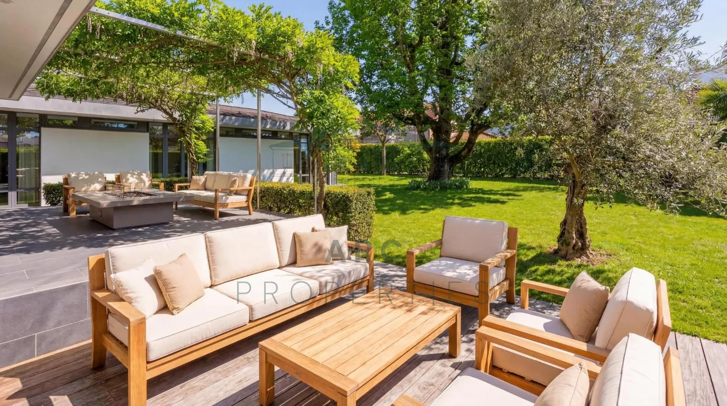 VESSY - CHARMING ARCHITECT HOUSE WITH SWIMMING POOL - Photo 5 of 6