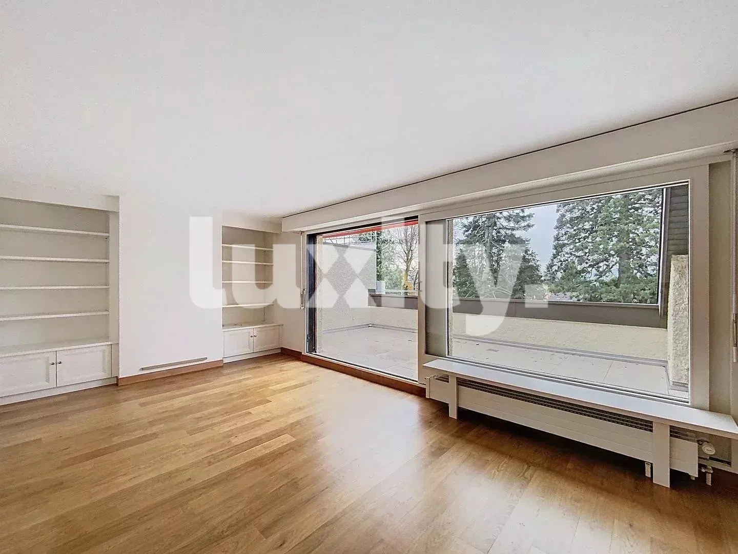 Apartment for rent - Photo 2 of 8