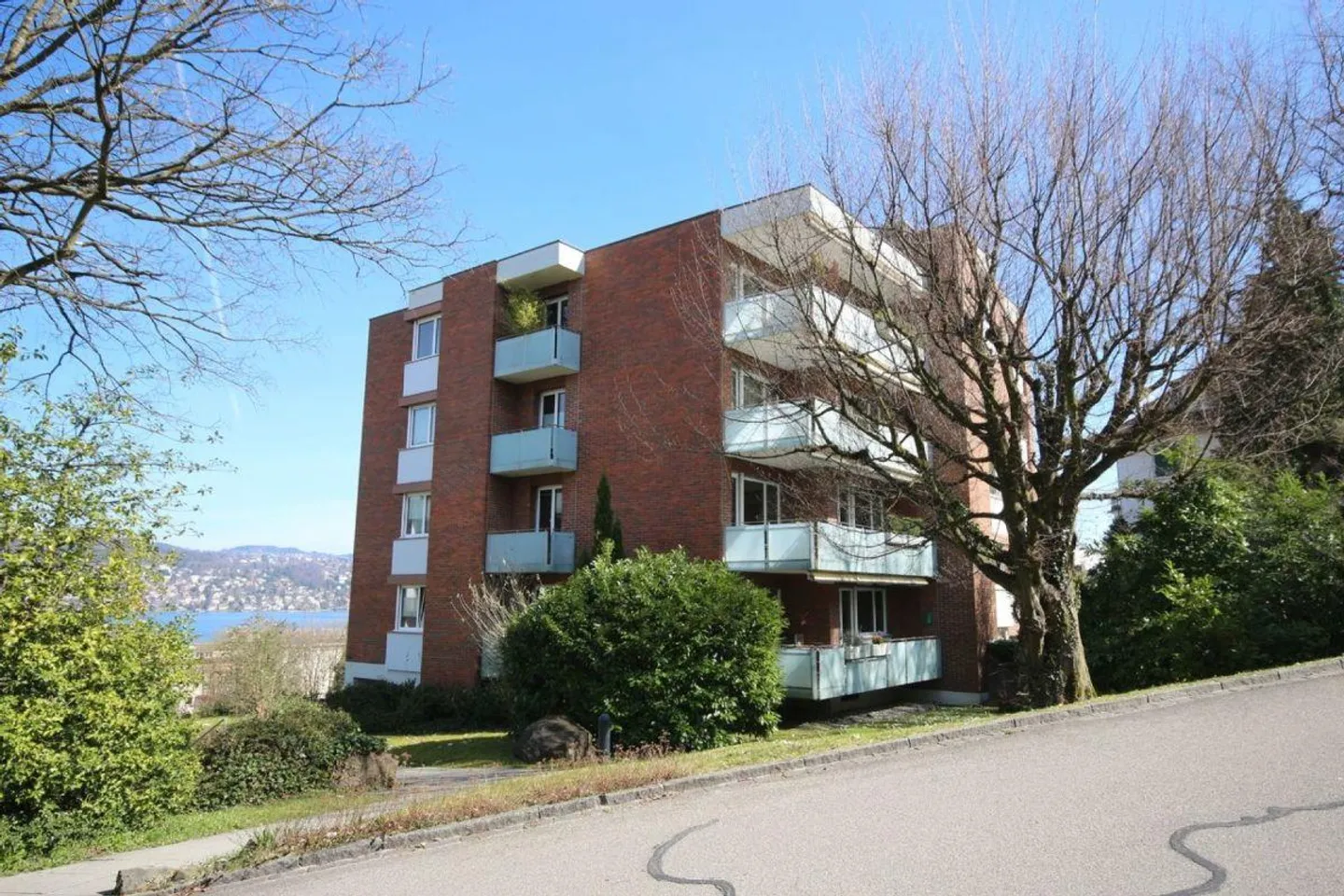 Helle Wohnung mit Seesicht - Foto 1 von 10