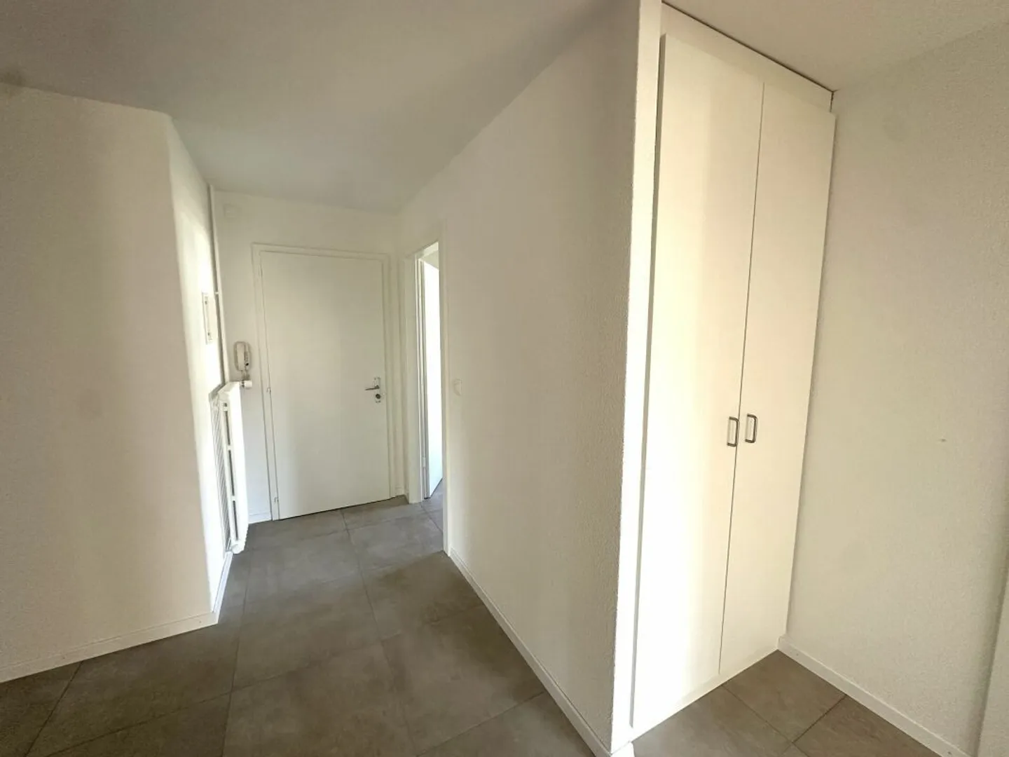 Beautiful 3.5-room apartment fully renovated close to all amenities! - Photo 5 of 9