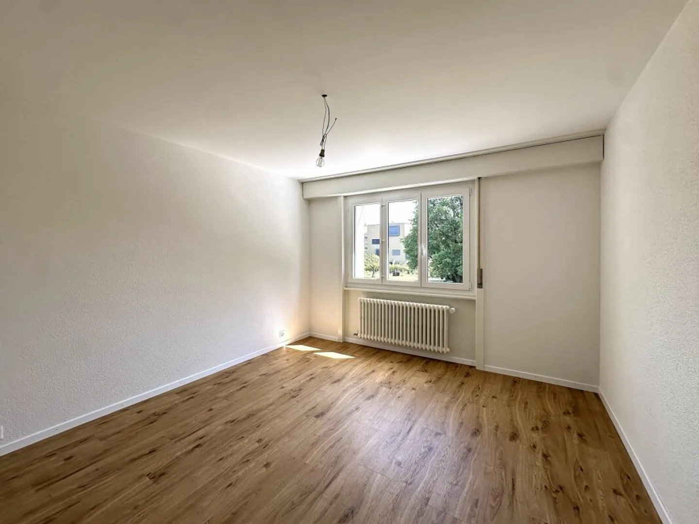 Beautiful 3.5-room apartment fully renovated close to all amenities! - Photo 6 of 9
