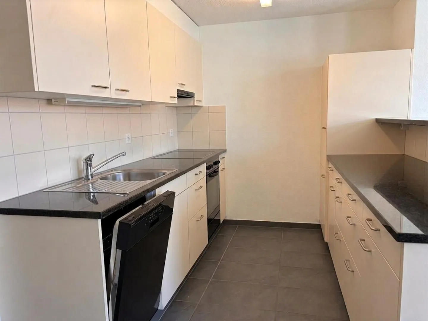 Appartement attrayant et moderne près de la frontière - Photo 3 sur 7