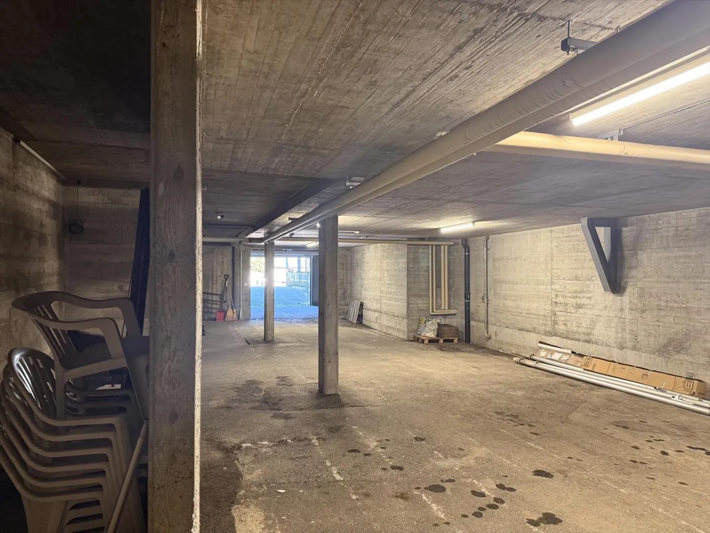 Covered parking space 1 room - Photo 5 of 6