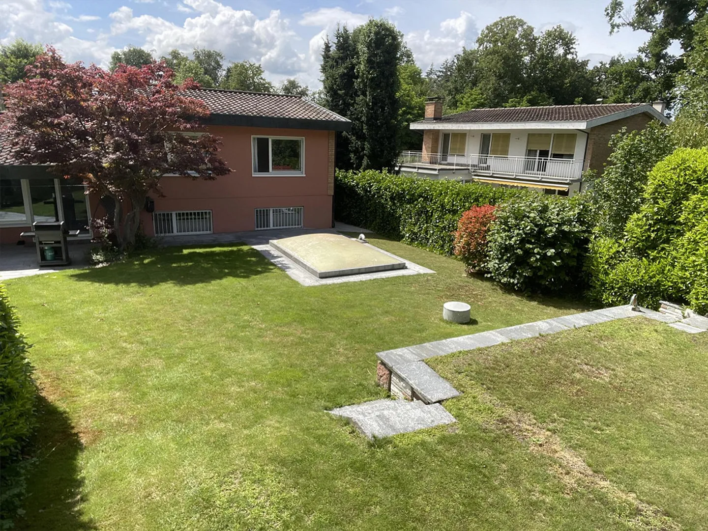 Freistehendes Einfamilienhaus mit Garten - Foto 1 von 14