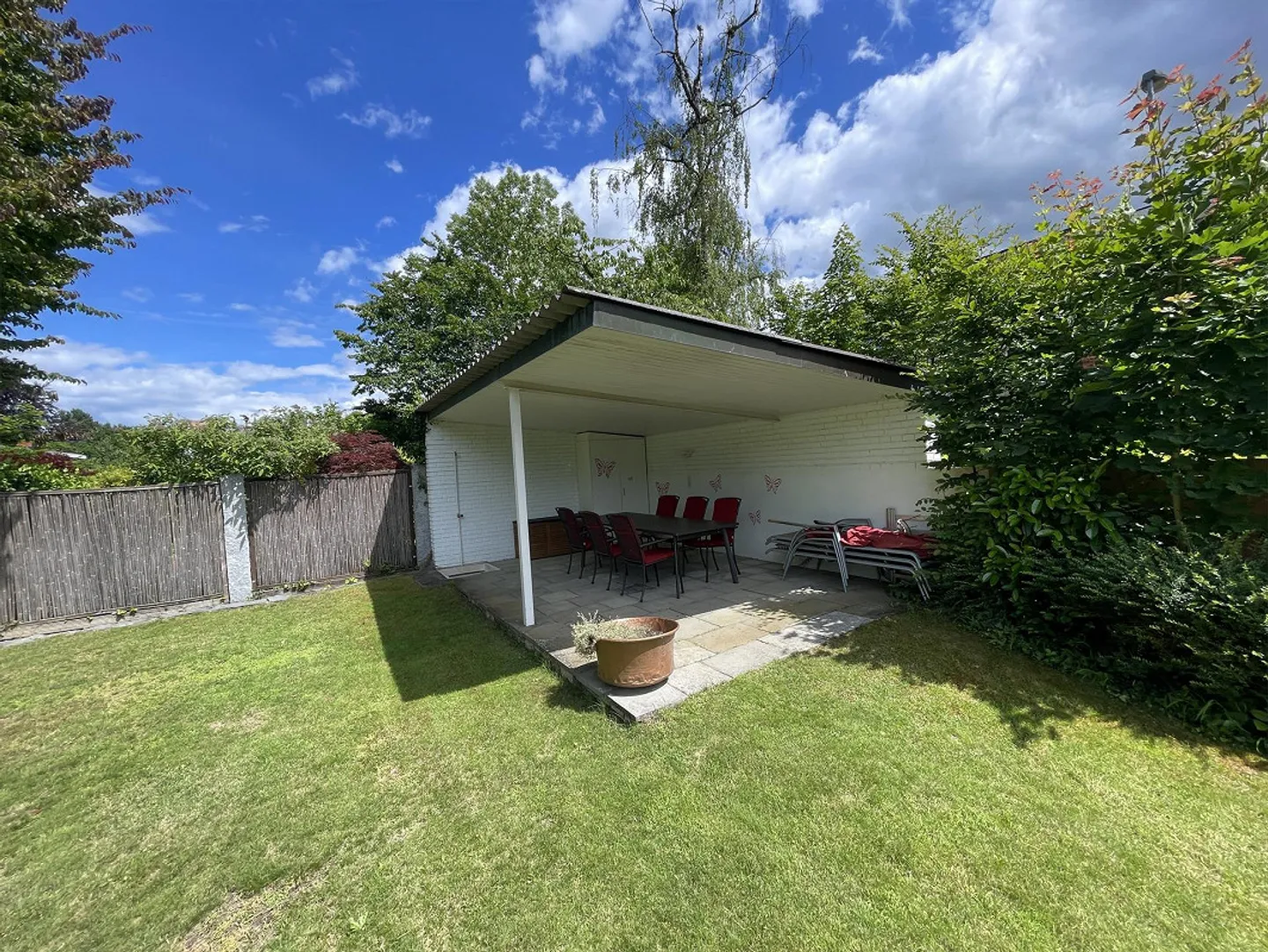 Freistehendes Einfamilienhaus mit Garten - Foto 4 von 14