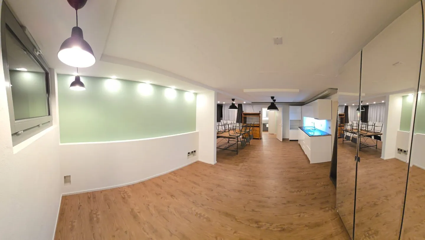 Cozy 1.5-room studio (renovated 2023) - CHF 1,200 incl. utilities. - Photo 1 of 7