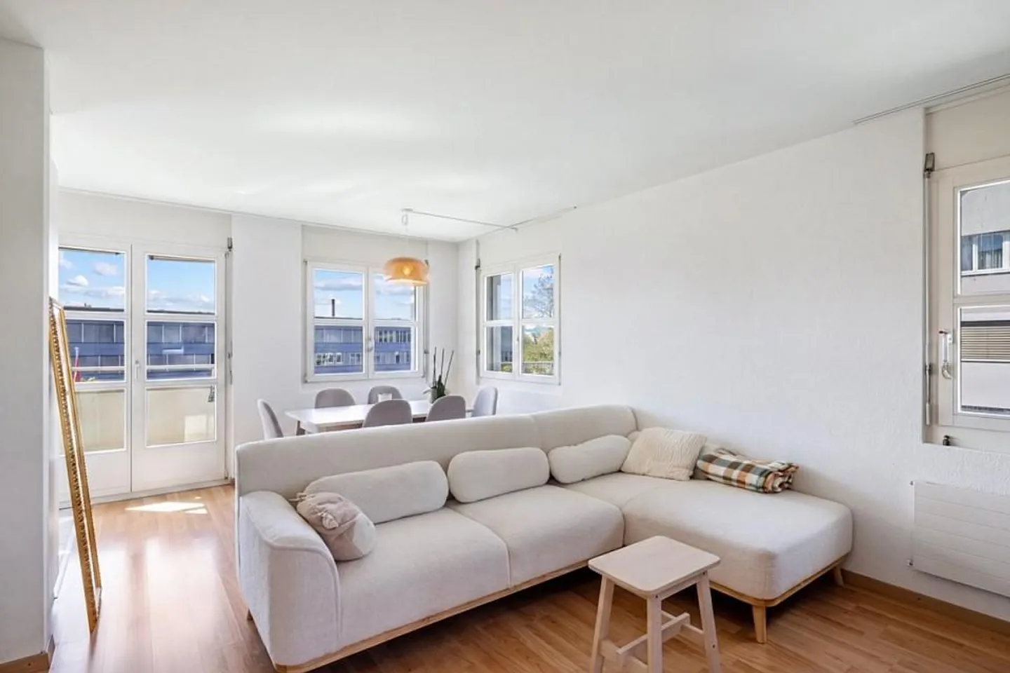 Attractive 2.5-room apartment in a central location in Baar - Photo 2 of 6