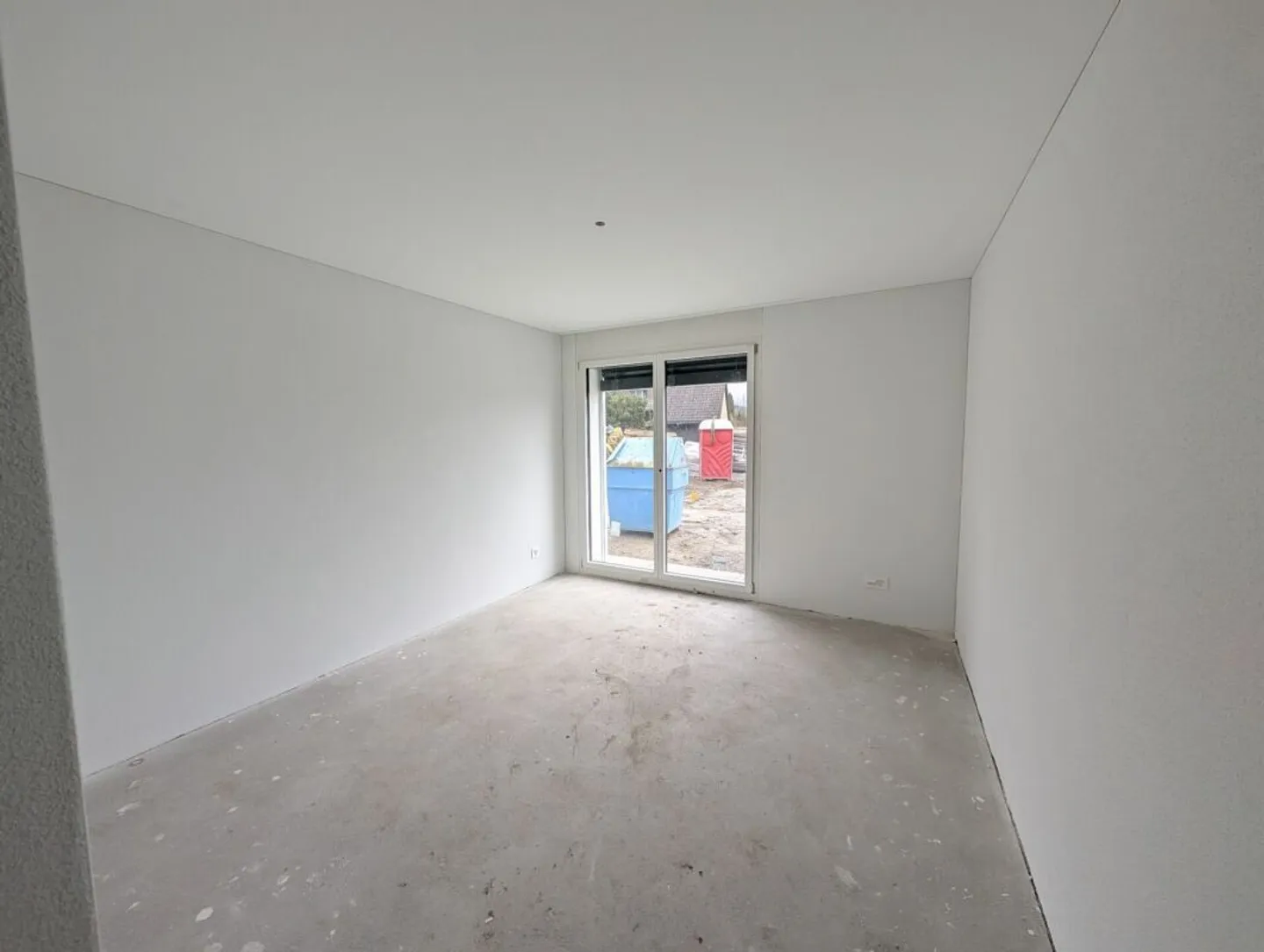 Vivere spazioso con un grande giardino - Foto 4 di 14