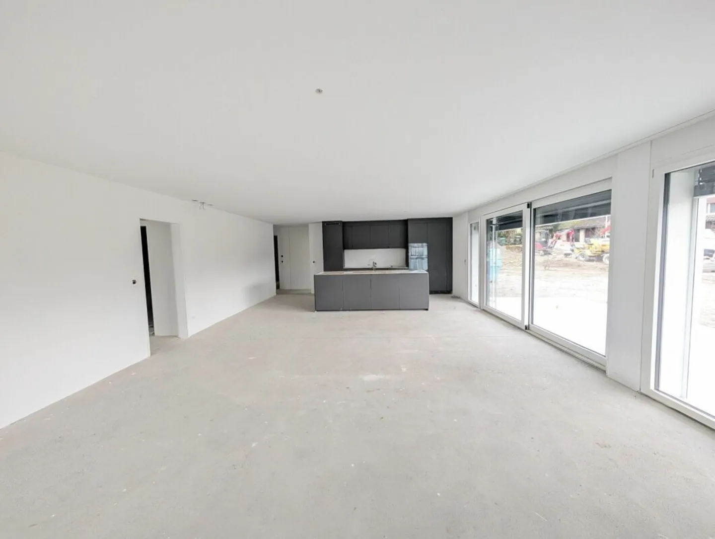 Vivere spazioso con un grande giardino - Foto 3 di 14