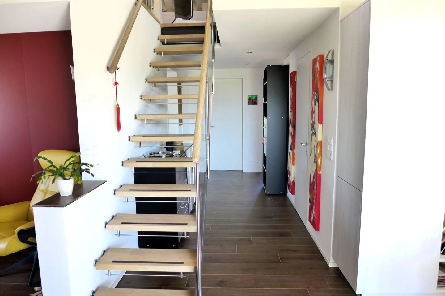 Neuwertige 3 1/2 Zimmer-Dachwohnung mit Galerie - Foto 5 von 13