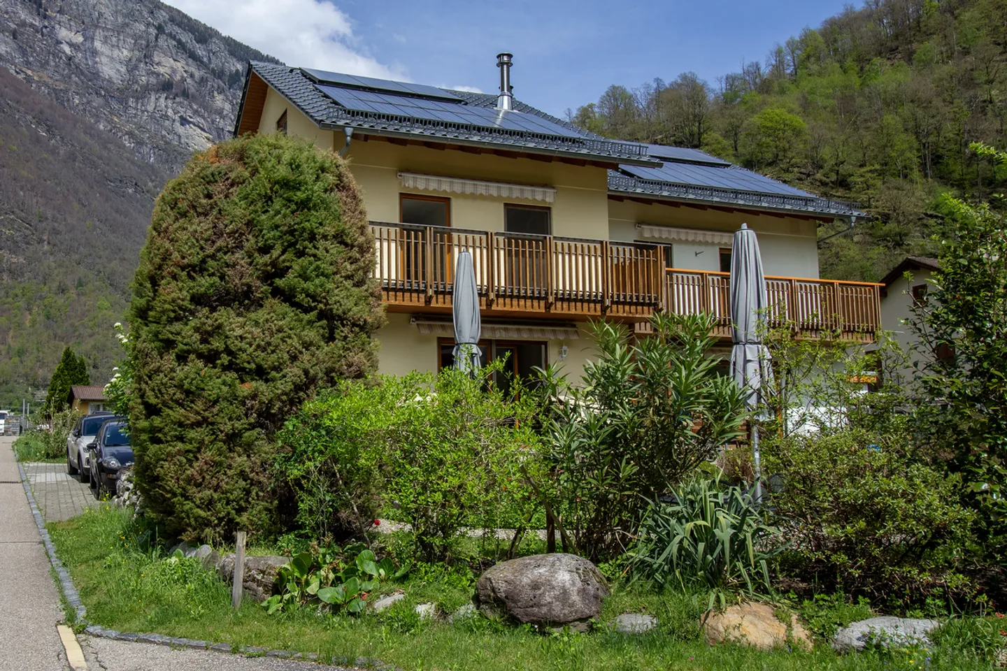 Comfortable second home with private garden - Photo 1 of 13