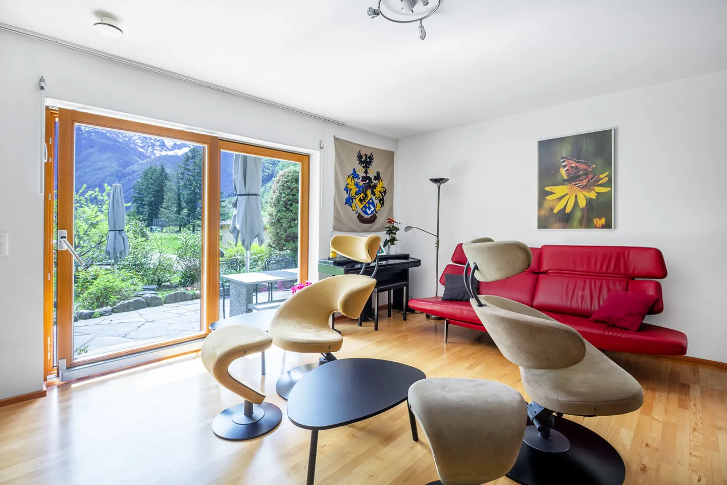 Comfortable second home with private garden - Photo 3 of 13
