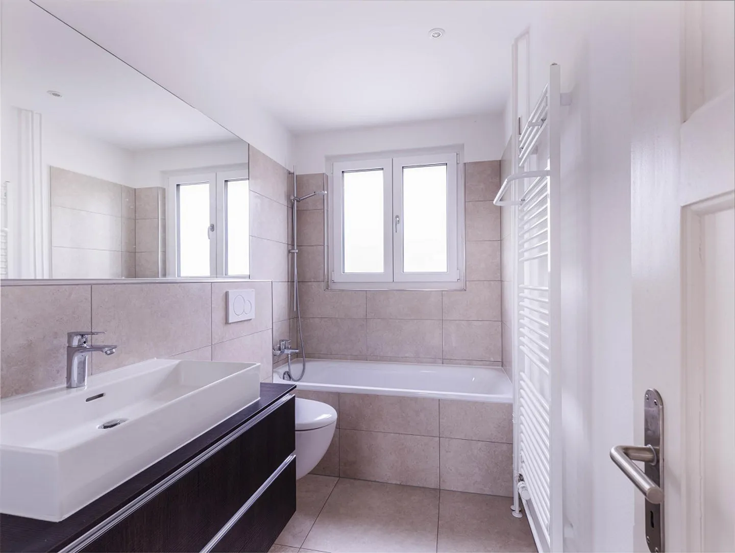 Charmante Wohnung mit Seesicht - Foto 4 von 10