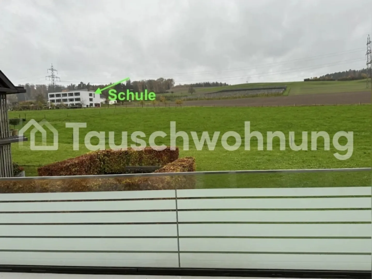 Appartamento luminoso di 4,5 stanze con vista sul verde ad Aesch - Foto 3 di 12