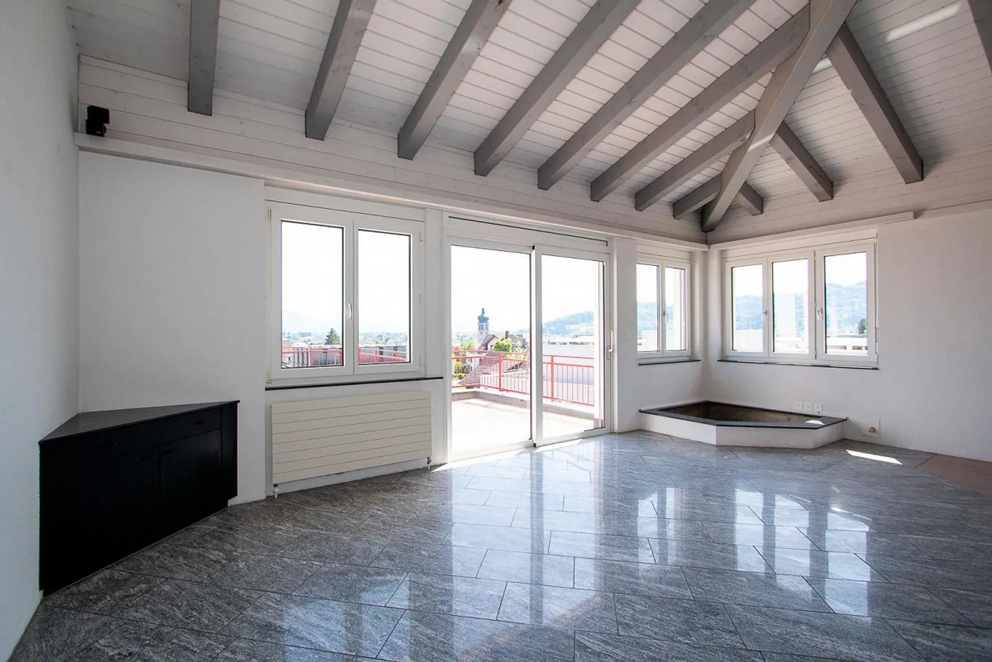 Penthouse apartment in a quiet, sunny location with the best view - Photo 2 of 21