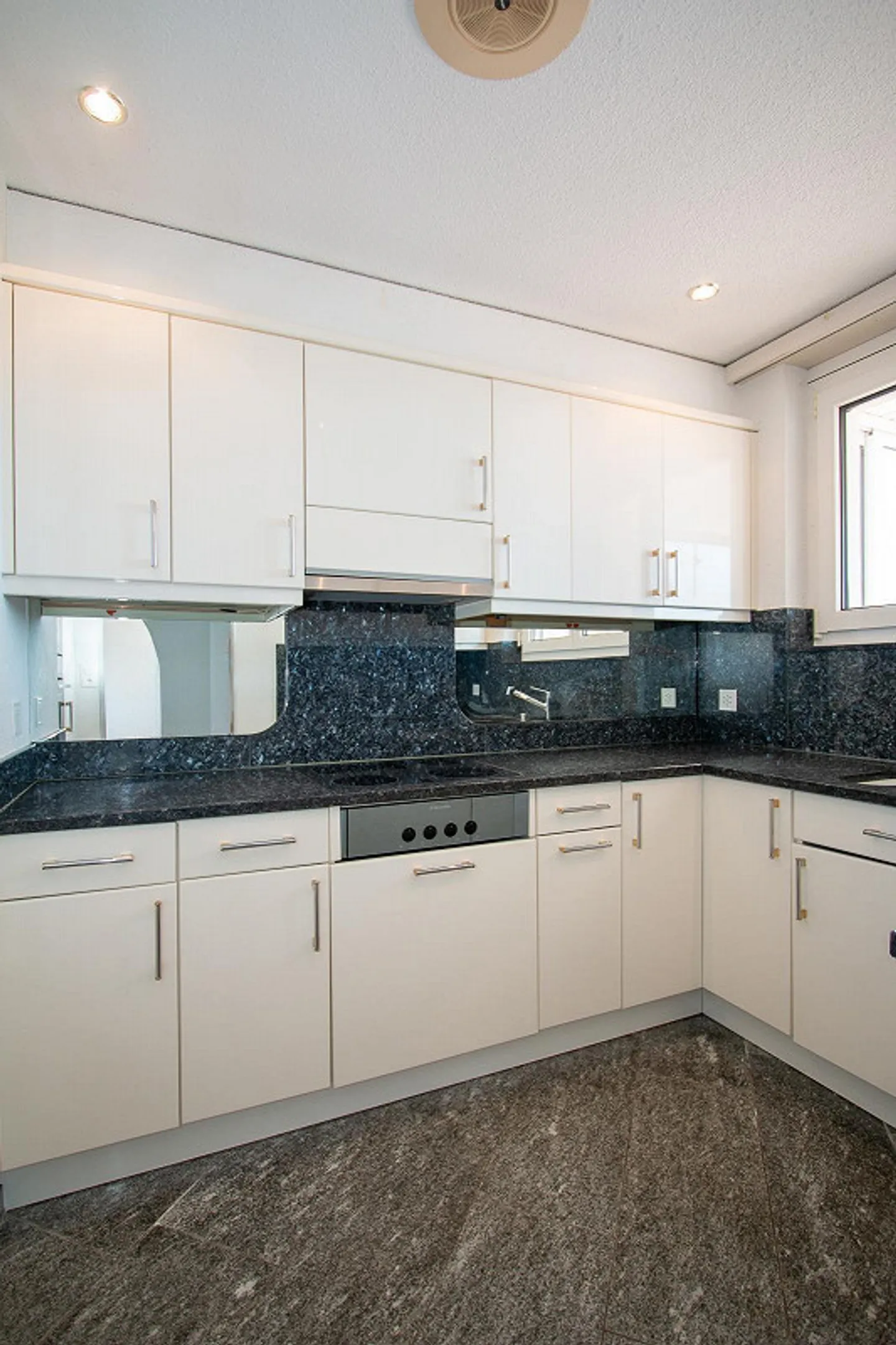 Penthouse apartment in a quiet, sunny location with the best view - Photo 5 of 21