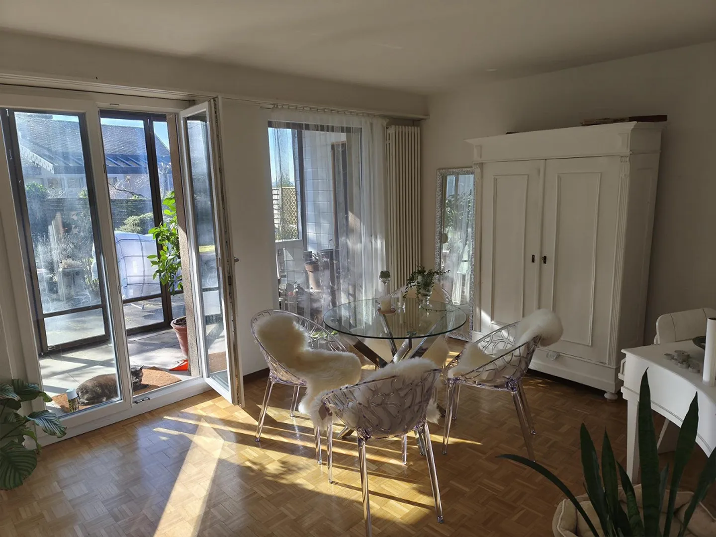 Fully furnished cozy 3-room apartment with balcony in a quiet location - Photo 1 of 11