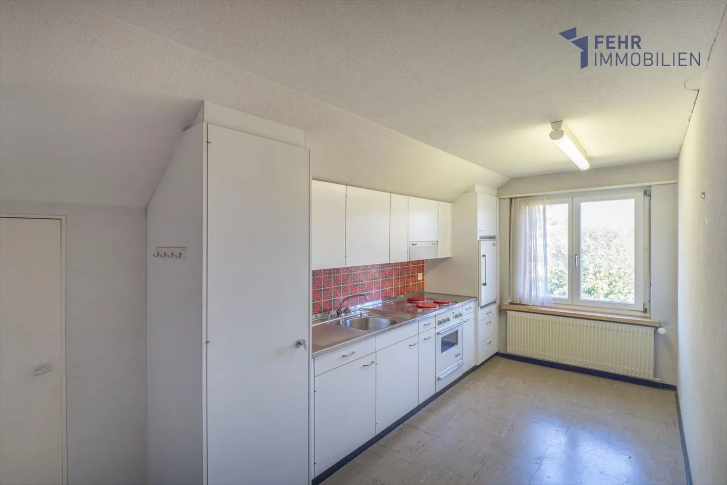Casa con 8.5 stanze - Foto 8 di 13
