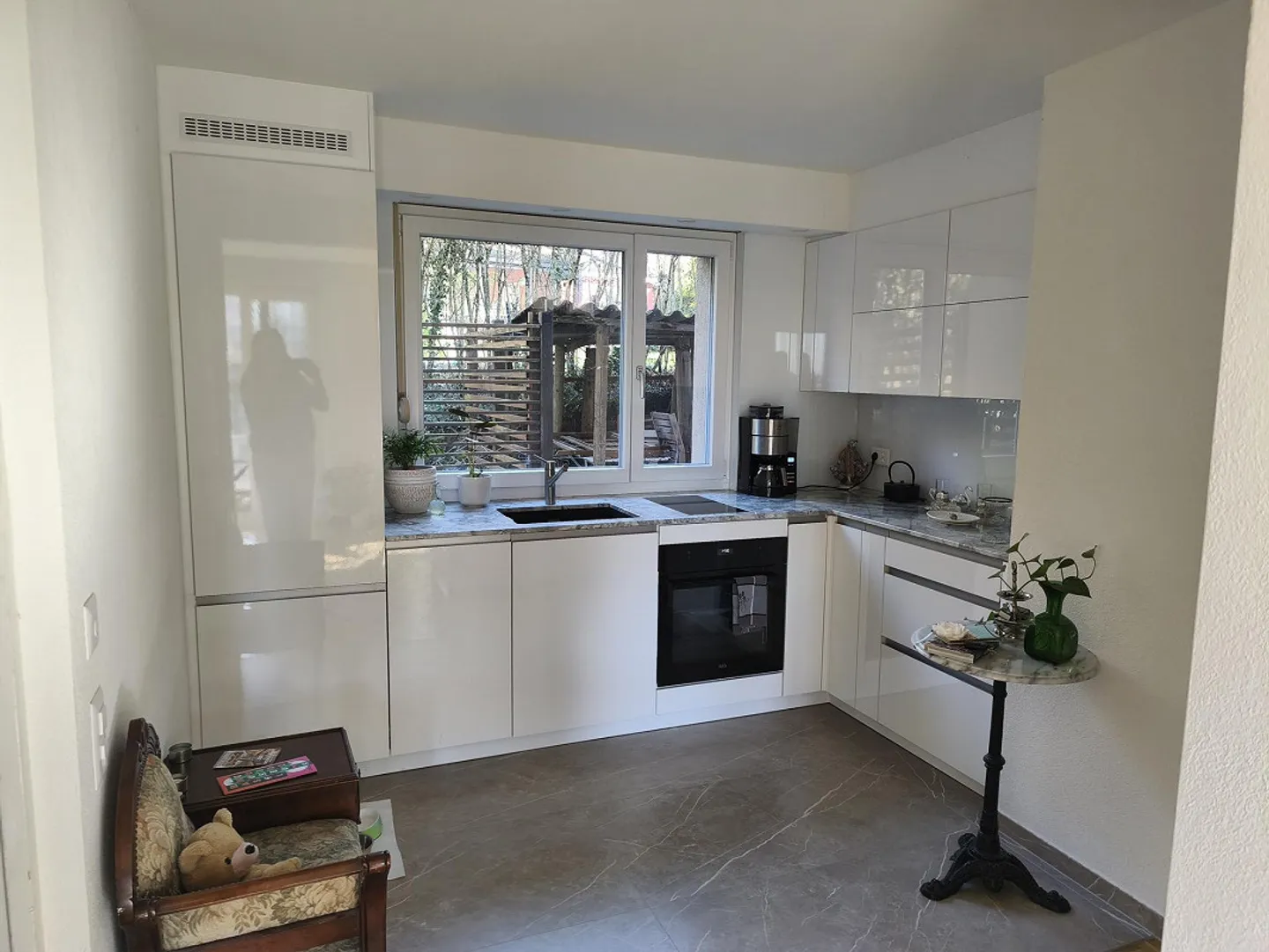 Fully furnished cozy 3-room apartment with balcony in a quiet location - Photo 8 of 11