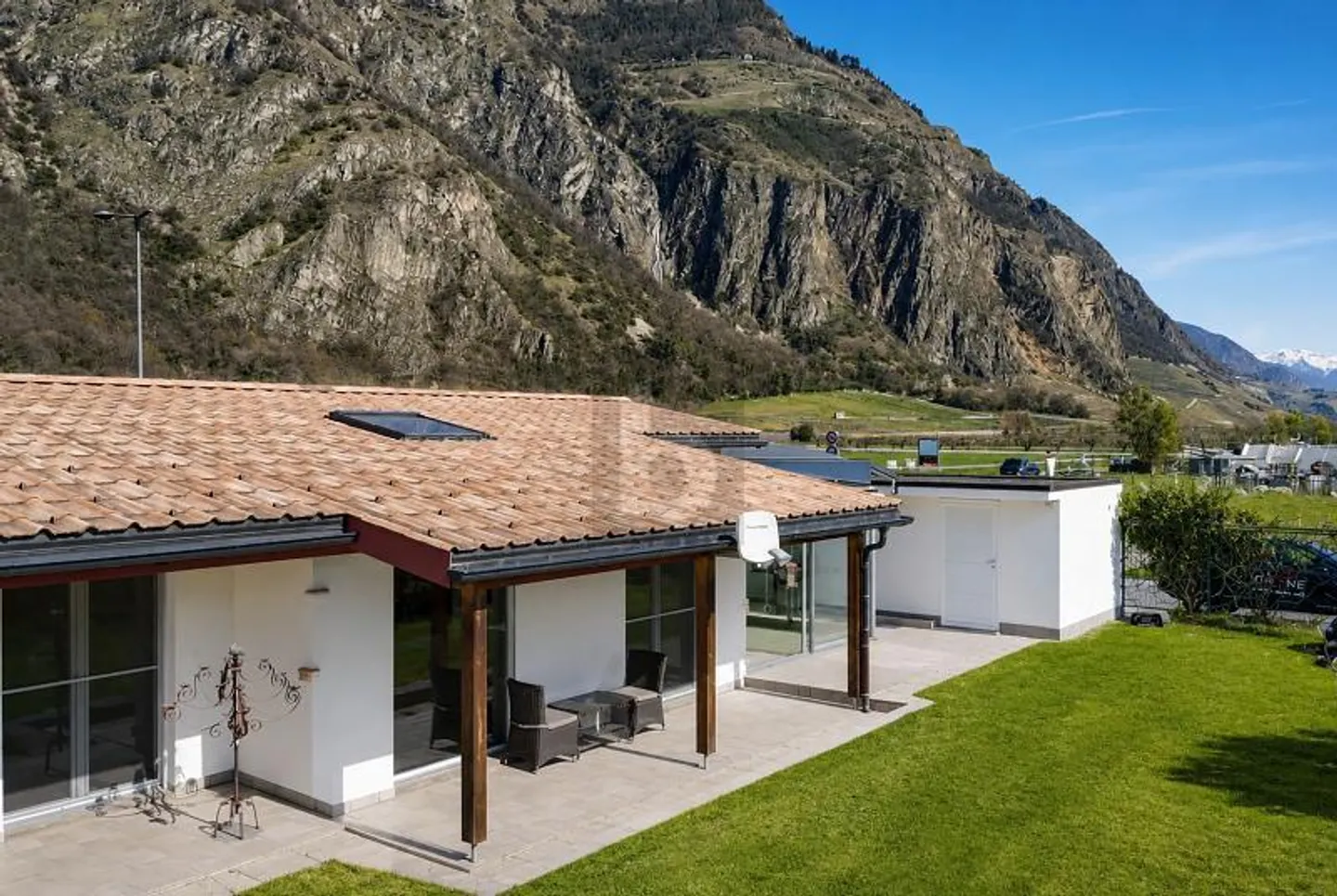 Charmant Bungalow avec Grand Jardin - Photo 2 sur 6