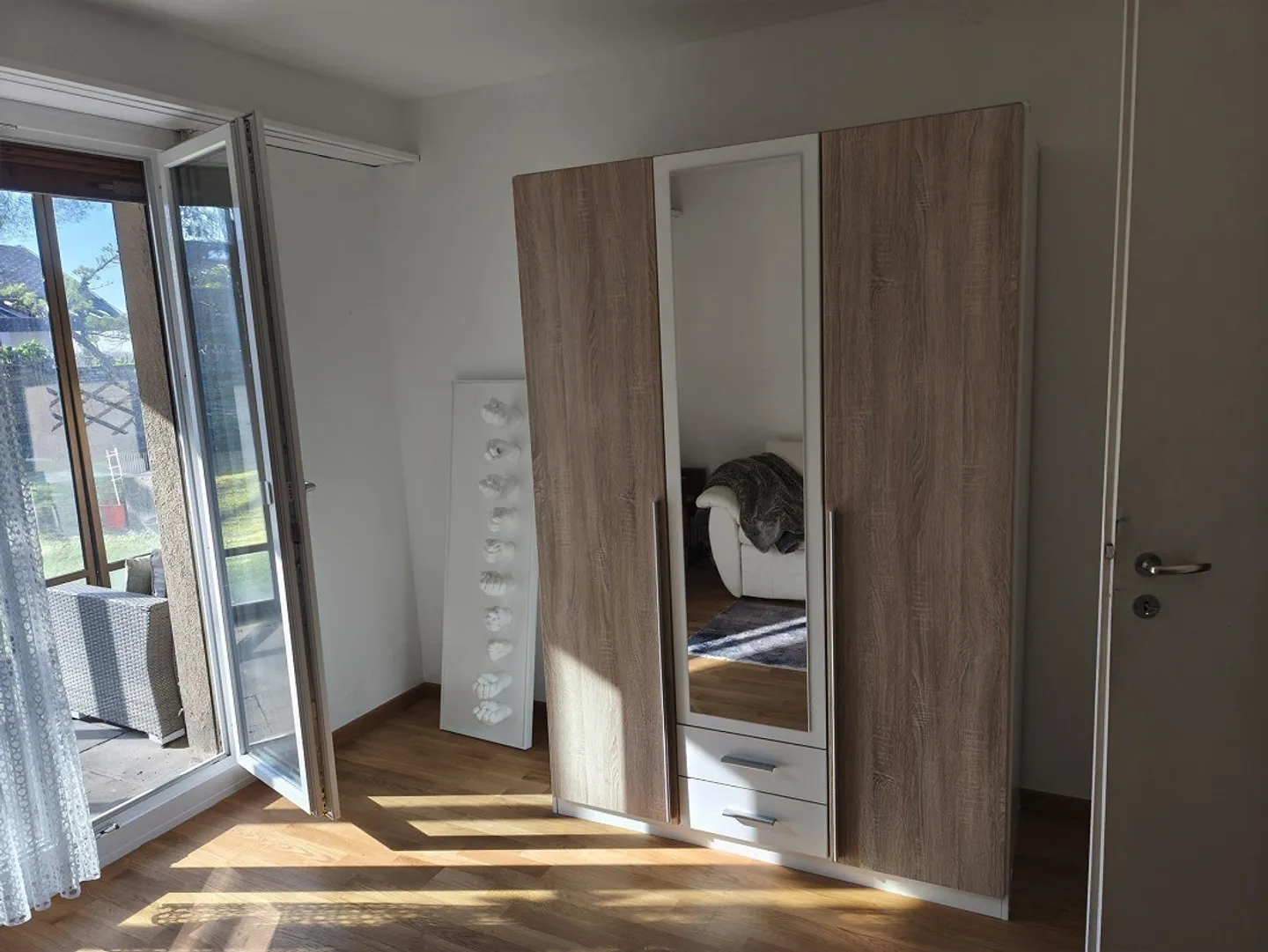 Fully furnished cozy 3-room apartment with balcony in a quiet location - Photo 6 of 11