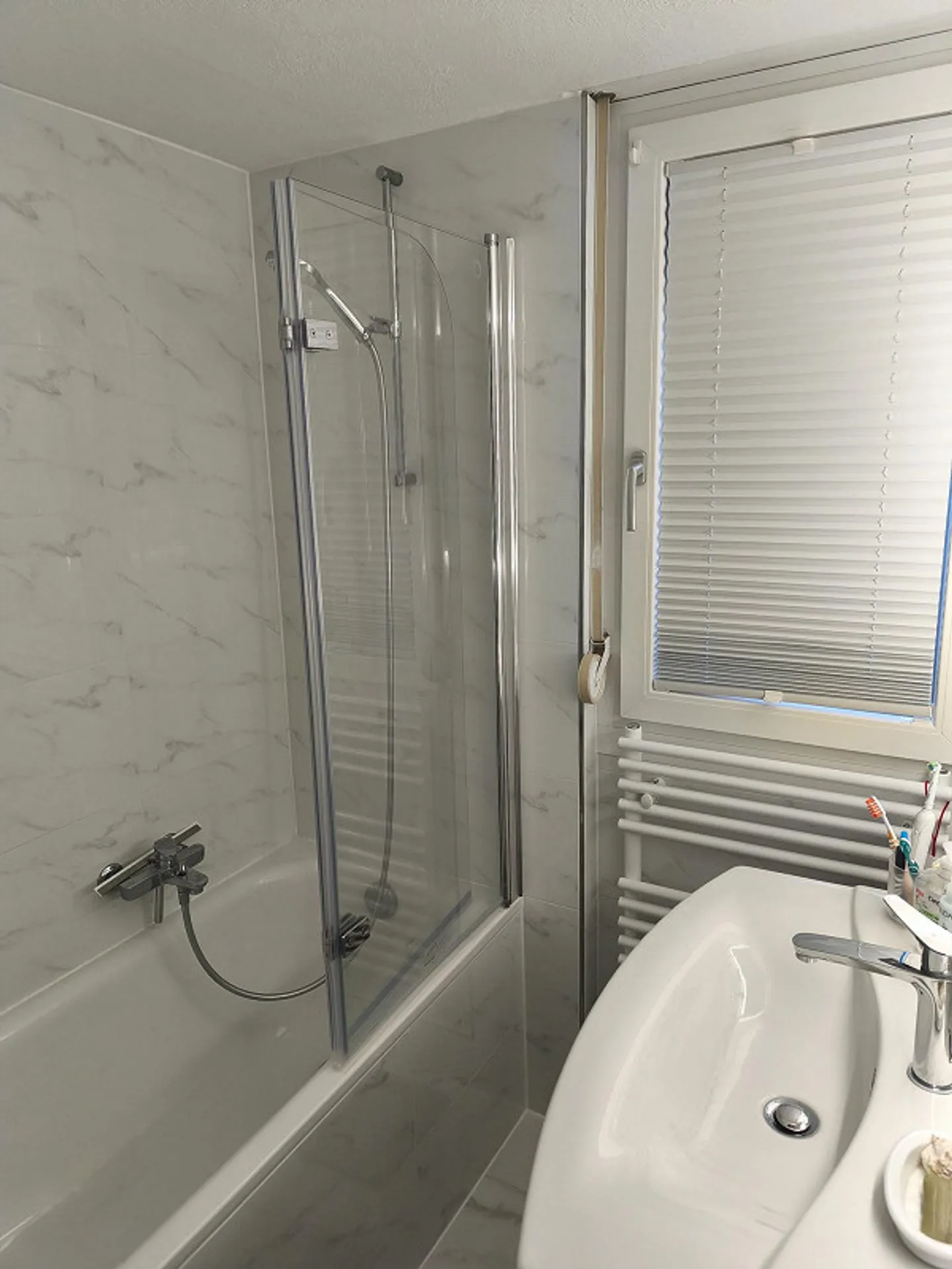 Fully furnished cozy 3-room apartment with balcony in a quiet location - Photo 10 of 11