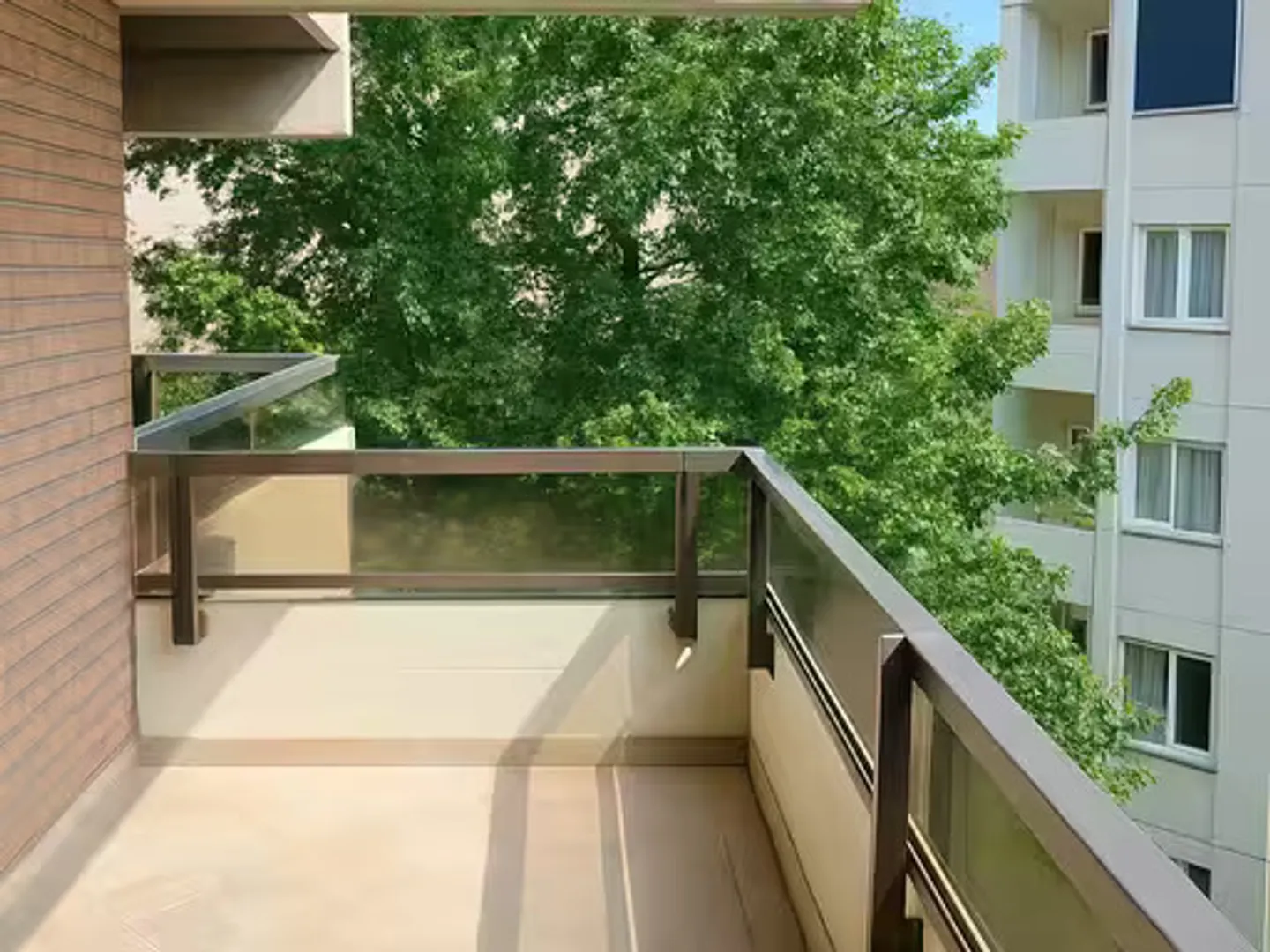 Bright Apartment with Balcony - Photo 4 of 5