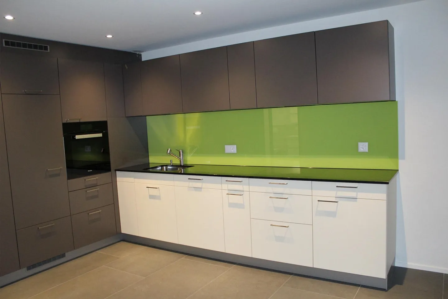 Appartamento moderno di 2,5 locali in affitto a Niederurnen - Foto 1 di 6
