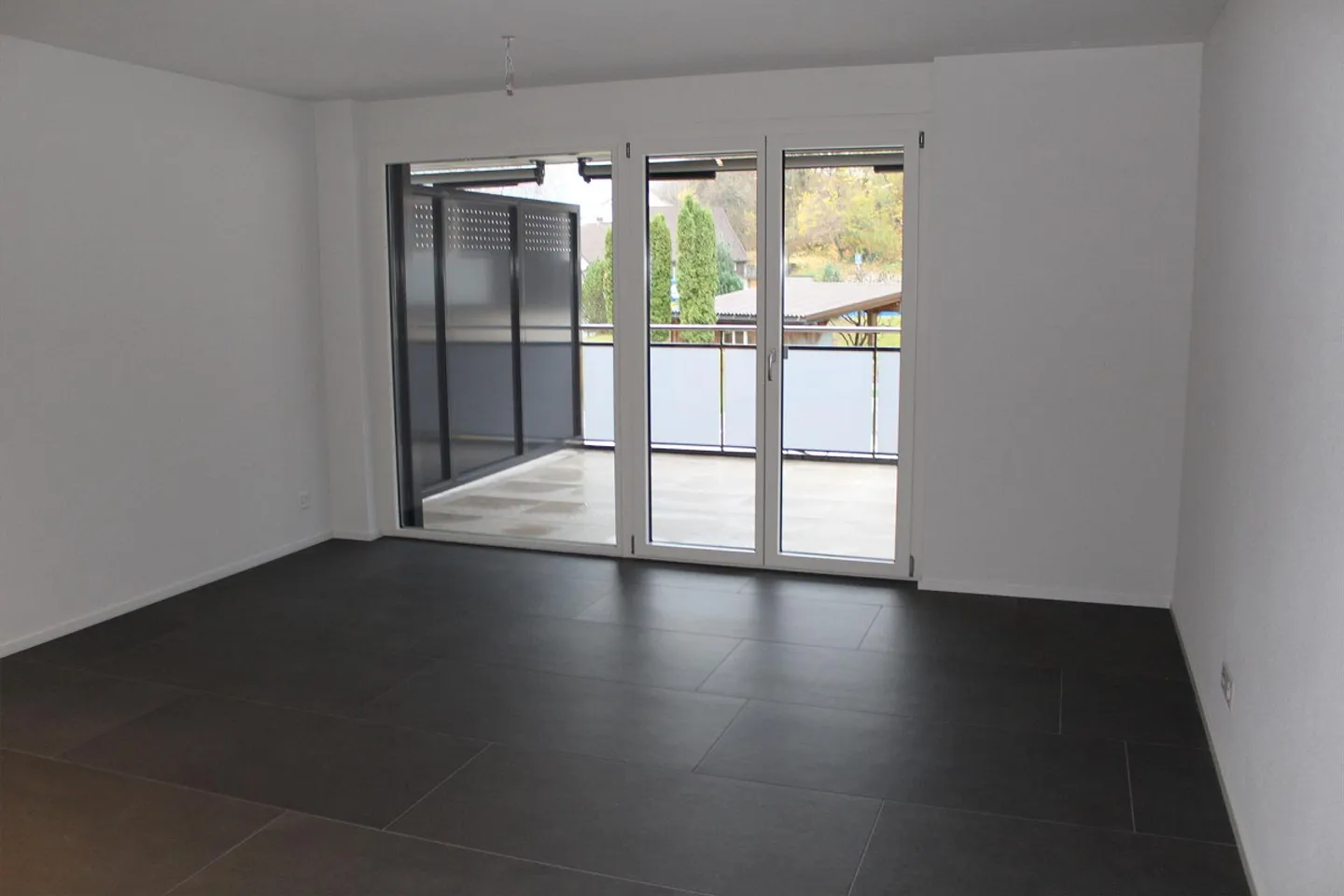 Appartamento moderno di 2,5 locali in affitto a Niederurnen - Foto 3 di 6