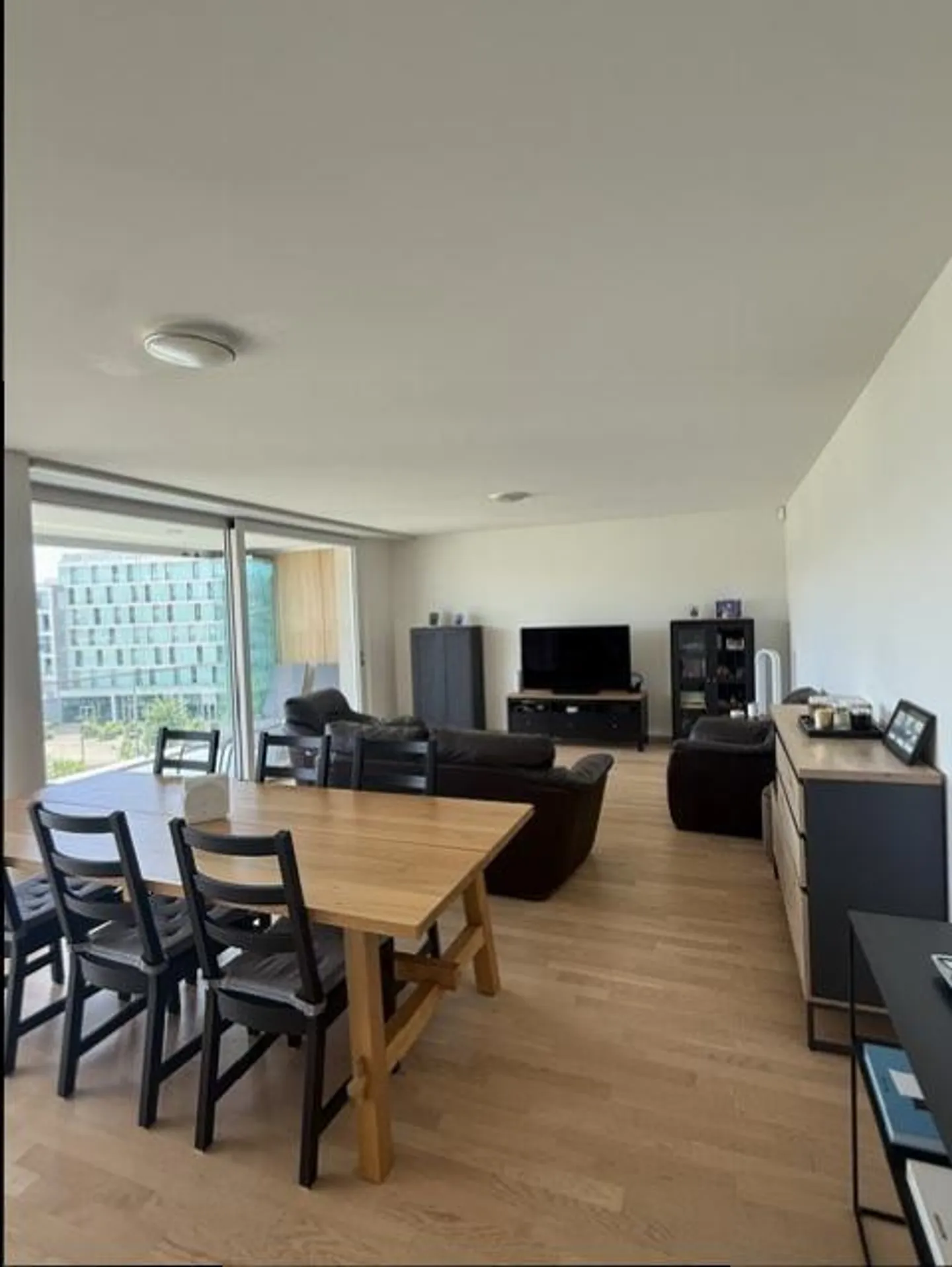 Zu vermieten - 4,5-Zimmer-Wohnung mit Loggia und Wintergarten in Nyon - Foto 2 von 6