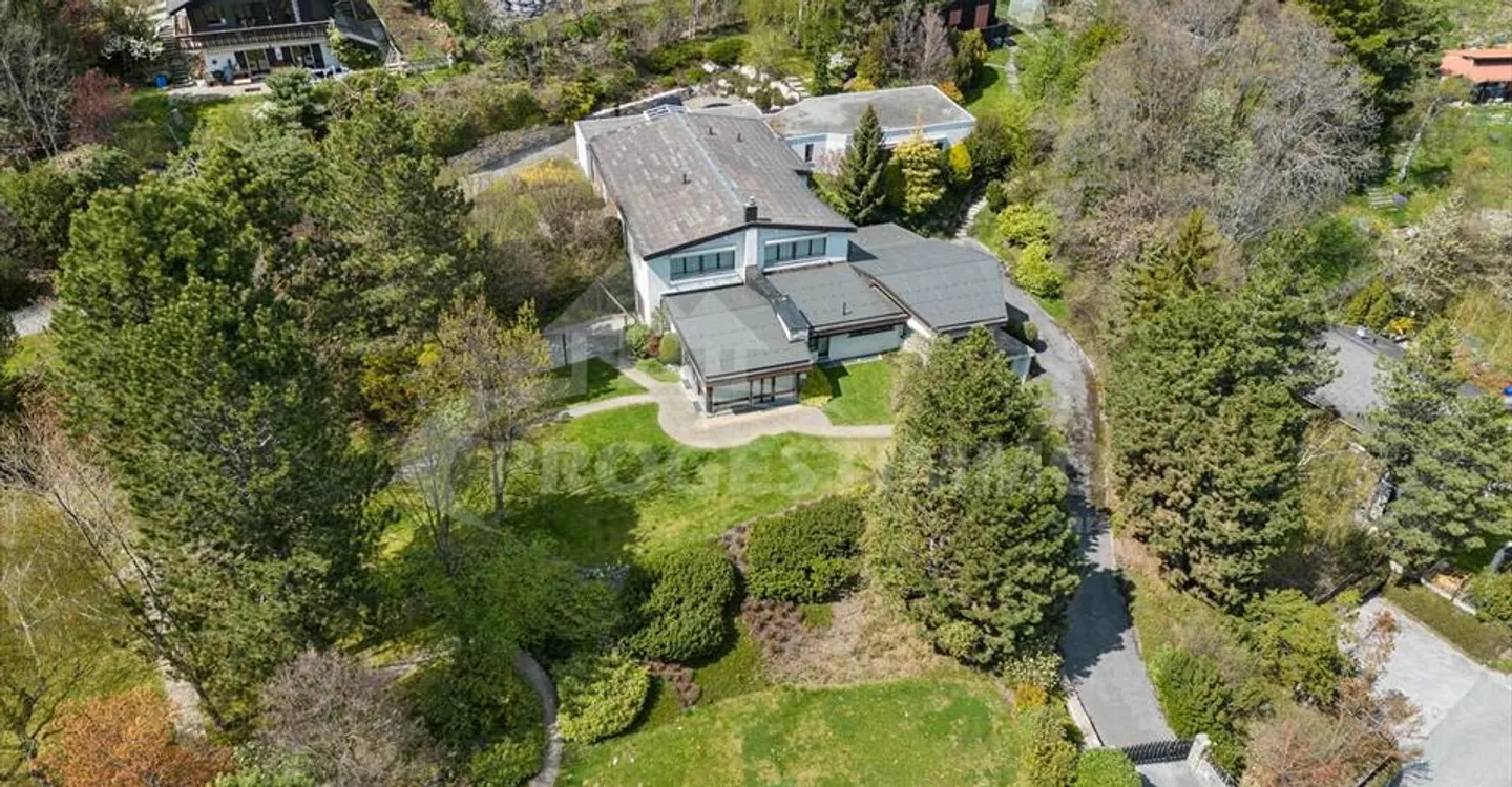 Propriété spacieuse avec piscine - Photo 5 sur 11