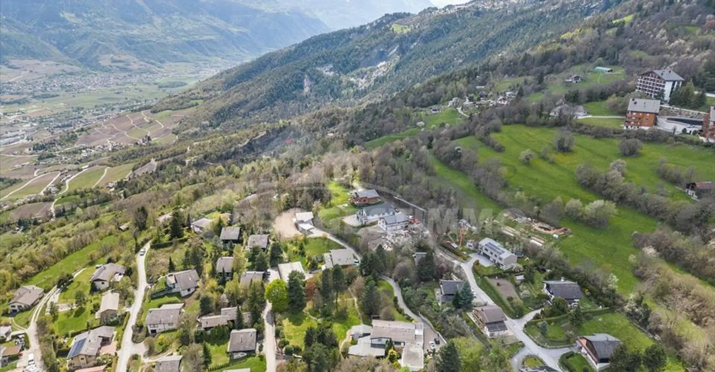 Propriété spacieuse avec piscine - Photo 6 sur 11