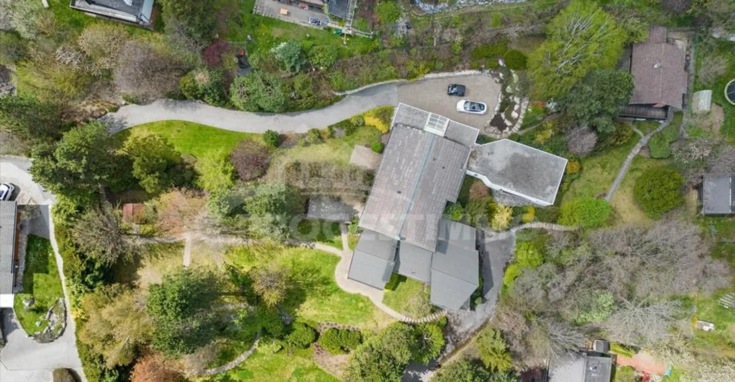Propriété spacieuse avec piscine - Photo 7 sur 11