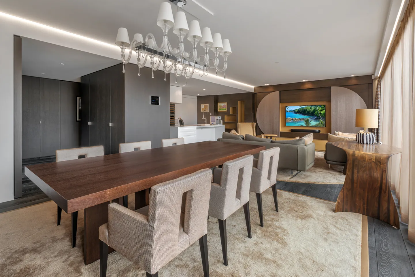 Exceptional apartment a stone's throw from the lake - Photo 2 of 7