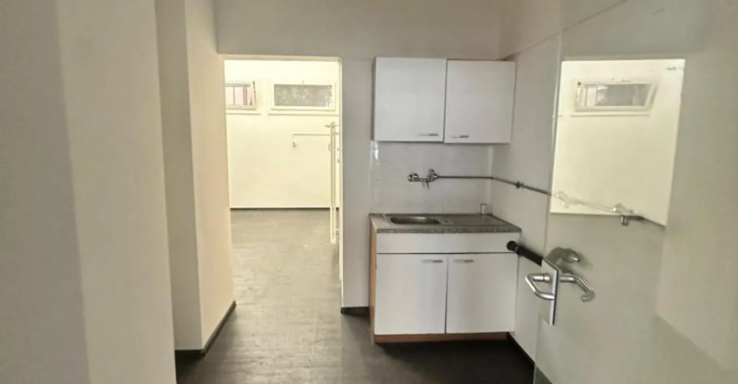 Exciting Commercial Space for Sale, Office or Showroom in Prime Location - Photo 5 of 6