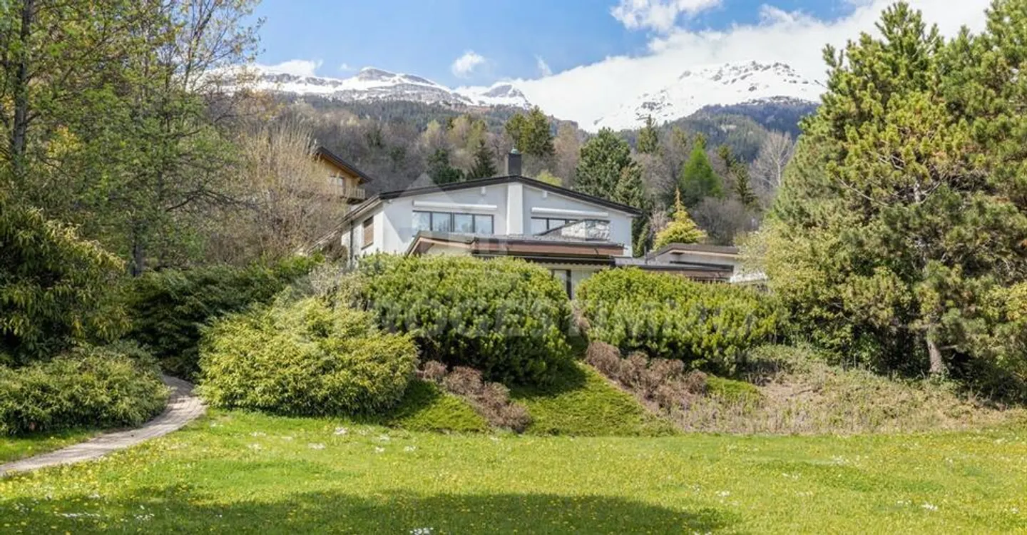 Propriété spacieuse avec piscine - Photo 9 sur 11