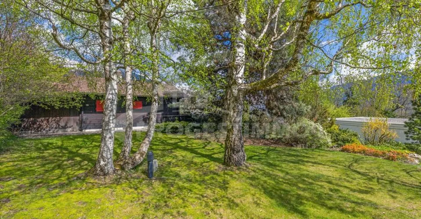 Propriété spacieuse avec piscine - Photo 10 sur 11