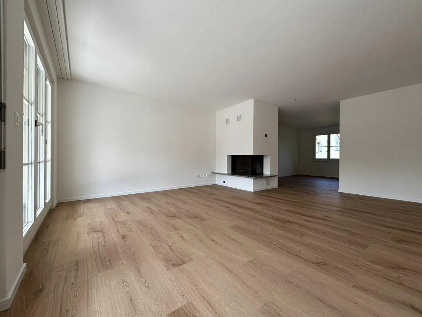 Appartement familial fraîchement rénové de 4 ½ pièces - Photo 4 sur 8