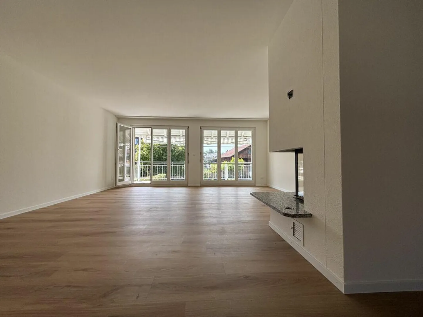 Appartement familial fraîchement rénové de 4 ½ pièces - Photo 5 sur 8