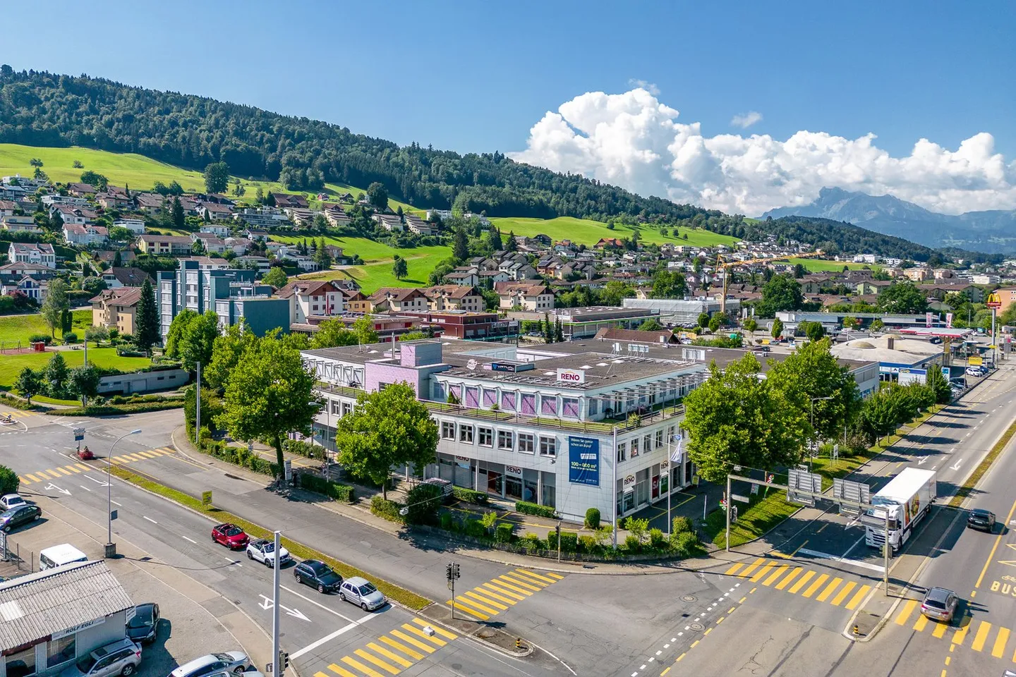 Spazio commerciale esclusivo in posizione centrale - La tua chiave per il successo! - Foto 1 di 28