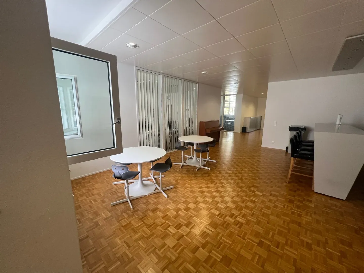 Spazio commerciale esclusivo in posizione centrale - La tua chiave per il successo! - Foto 3 di 28