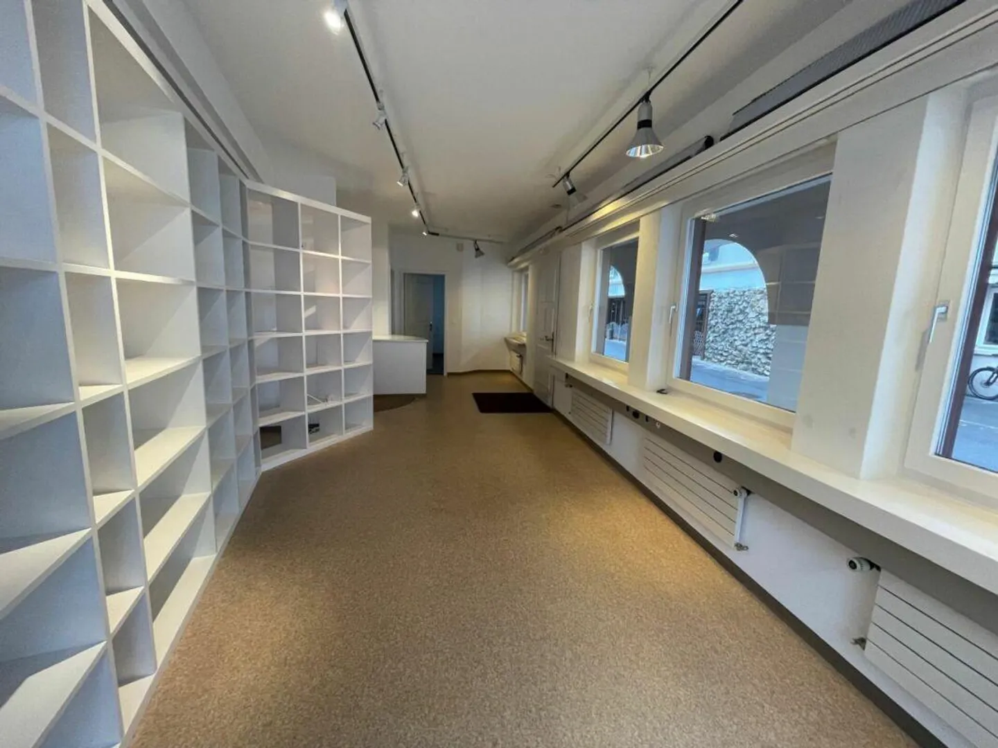 Espace commercial au rez-de-chaussée - Photo 1 sur 14