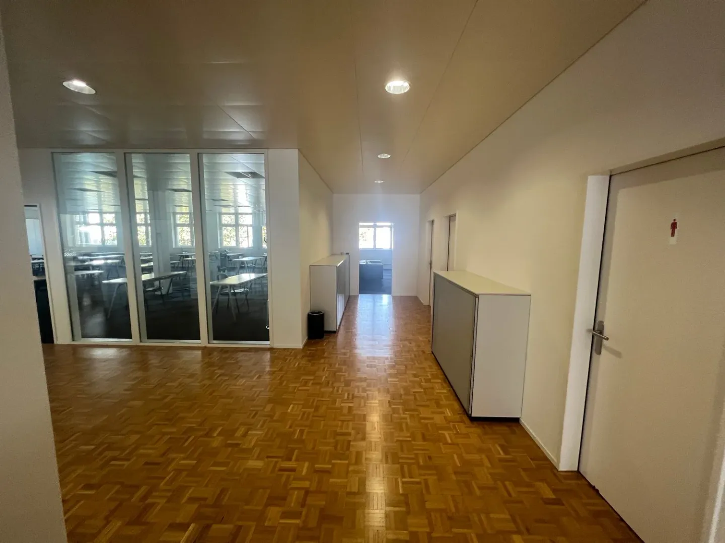 Spazio commerciale esclusivo in posizione centrale - La tua chiave per il successo! - Foto 7 di 28