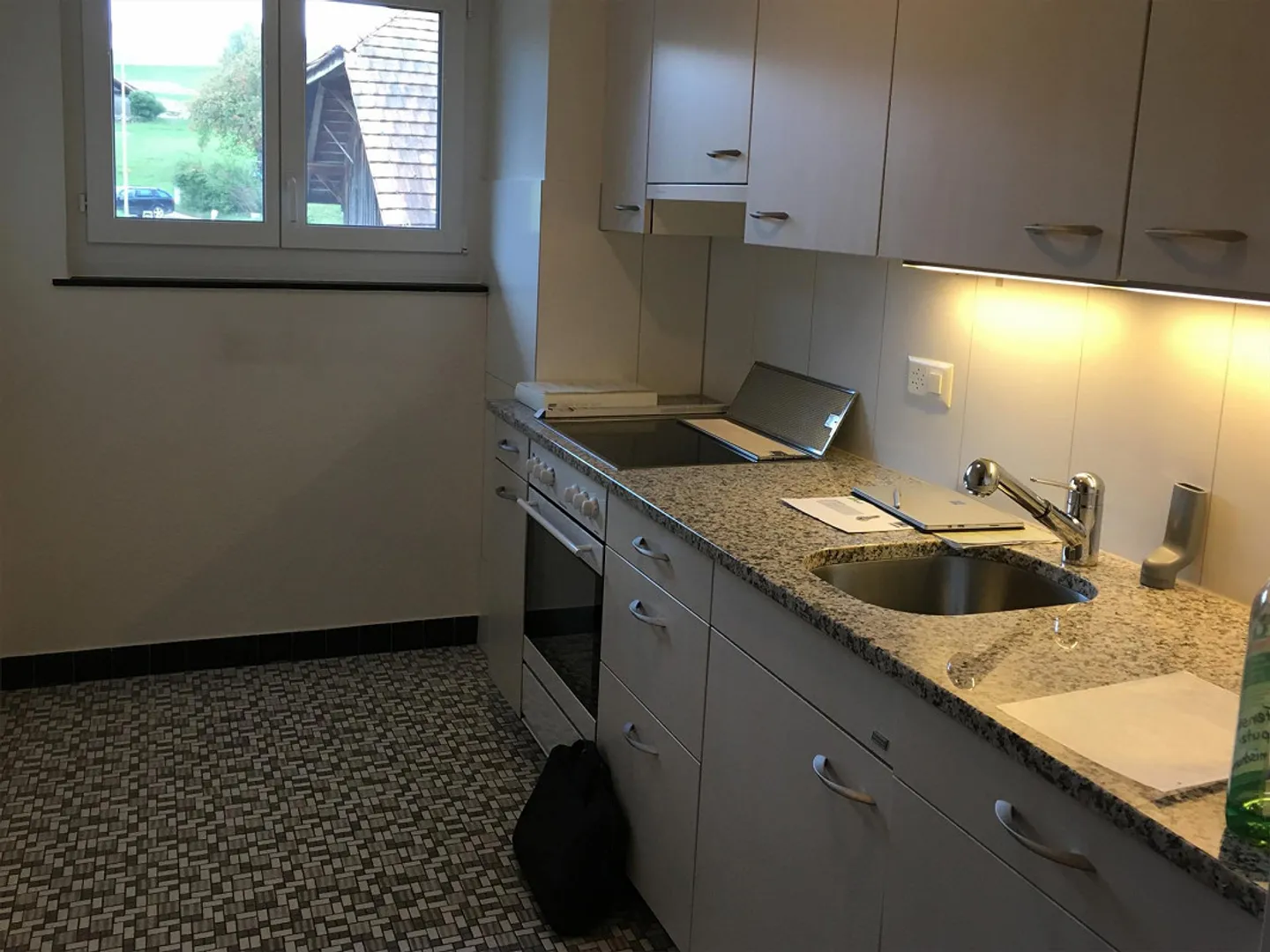 Spacious 3.5 Room Apartment - Photo 2 of 10