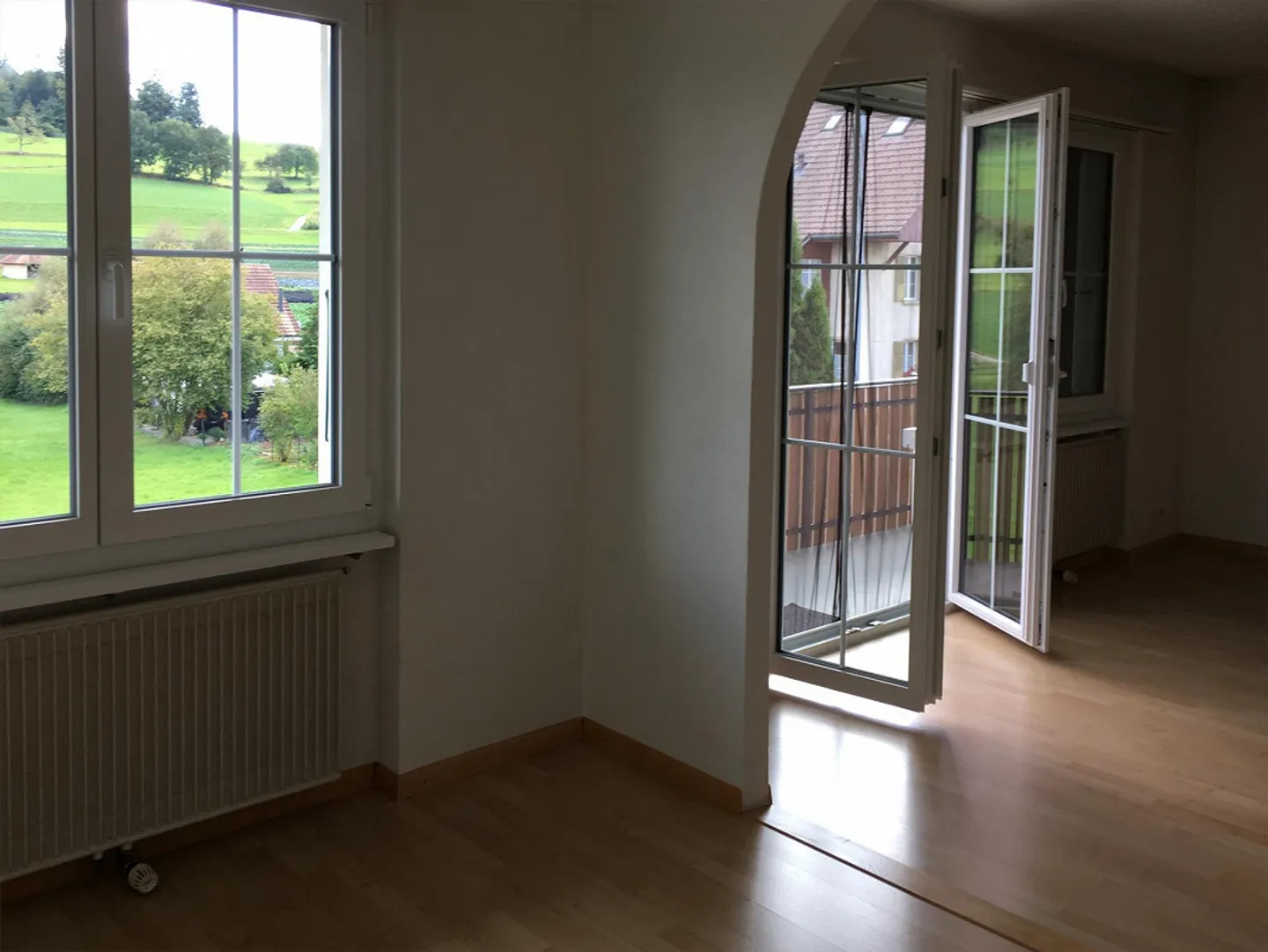 Spacious 3.5 Room Apartment - Photo 3 of 10